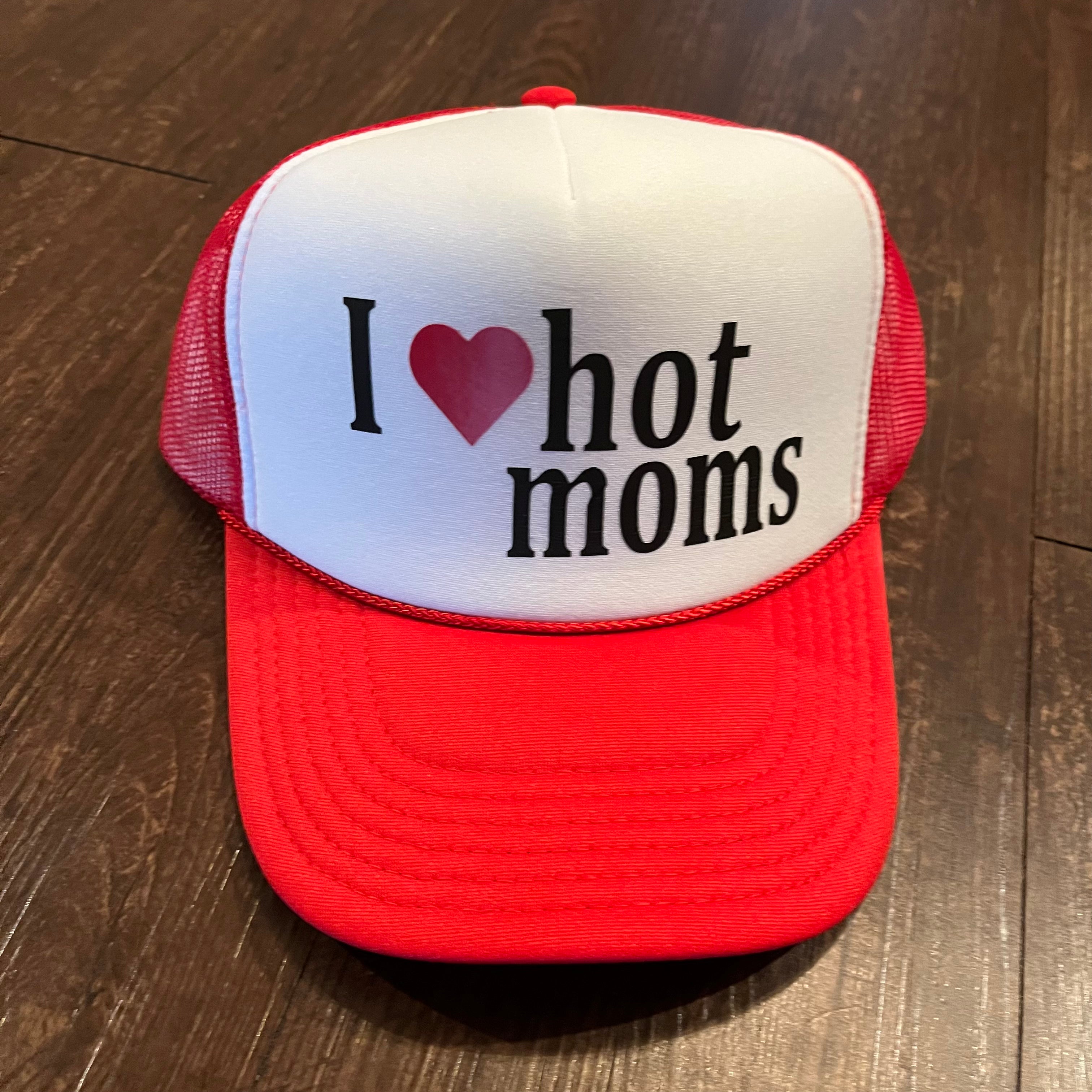 I ❤️ Hot Moms/Dads Red White // Hat